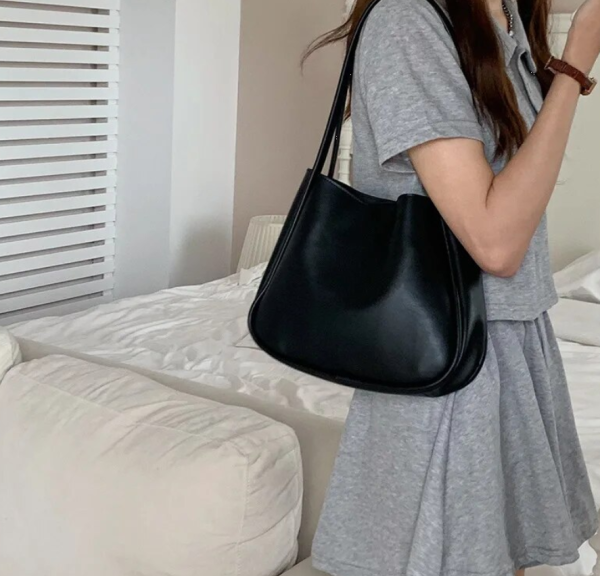 Simple Trendy Tote Bags for Women